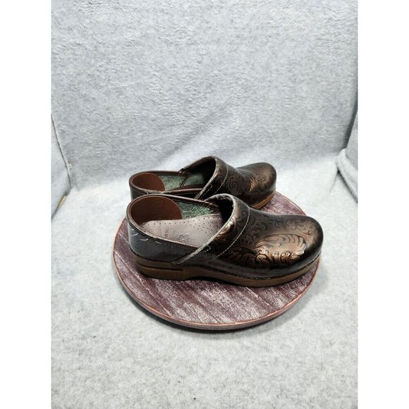 Dansko Womens Brown Leather Clogs With Embossed Floral Design - Size 39 - Picture 3 of 13